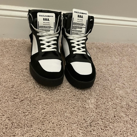 Dolce and Gabbana Size 10 pre owned look new - Picture 1 of 3